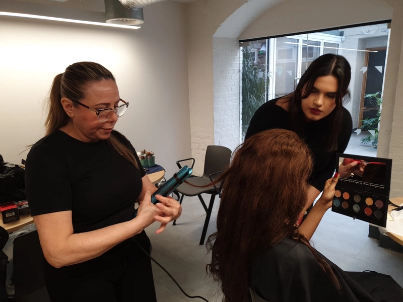 Ana Jackelin at work, London makeup artist &mdash; behind the scenes 3